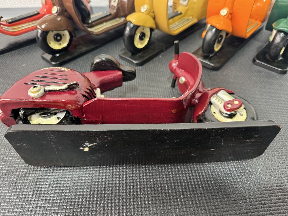 Vespa em Cerâmica (feita à mão)