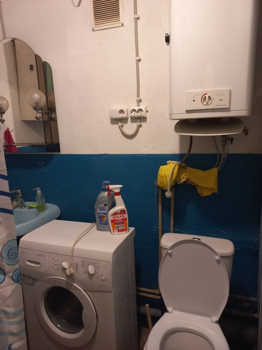 Кімната в сімейному гуртожитку на Брацлавській- Замостянська