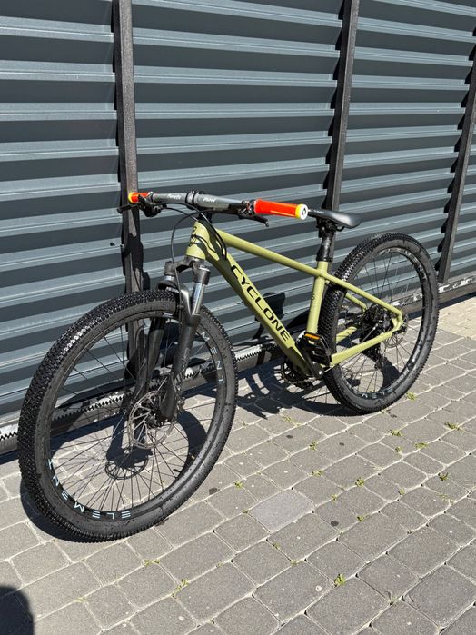 Продаю велосипед Cyclone RX 26