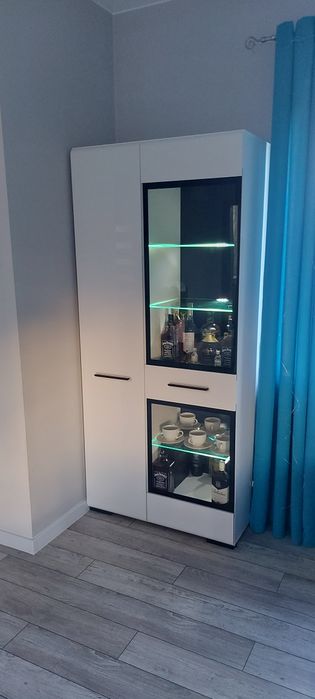 Witryna szafka komoda jak nowa
