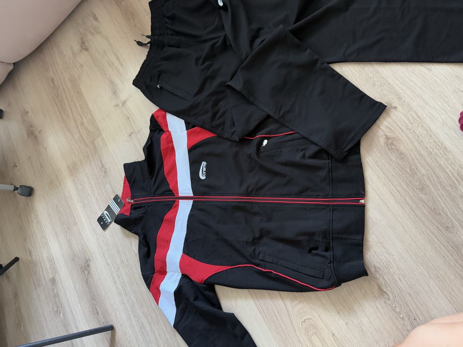 Мужской спортивный костюм, новый, хорошо тянется