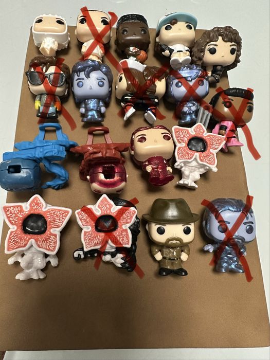 Figurki stranger things kinder joy