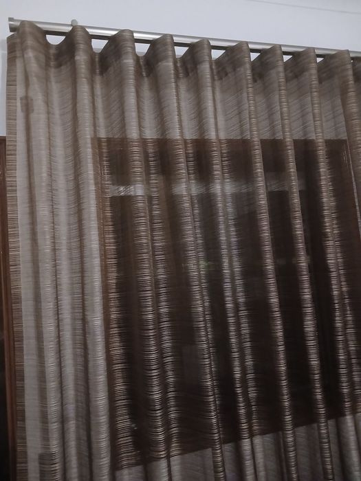 Vendo 4 cortinas, junto ou em separado, incluindo também os varões em inox