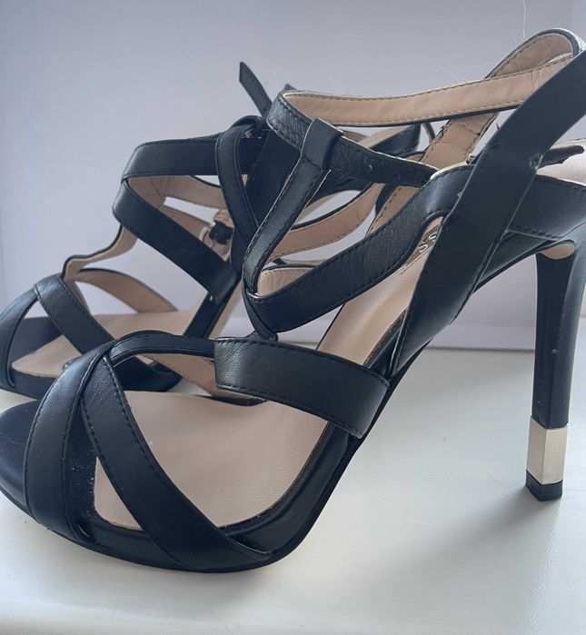 GUESS Босоніжки р. 36