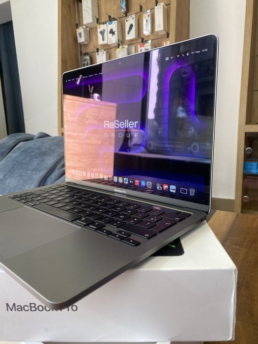 Ноутбук Apple MacBook Pro 13" M2 8/256 Space Gray (MNEH3) 2022