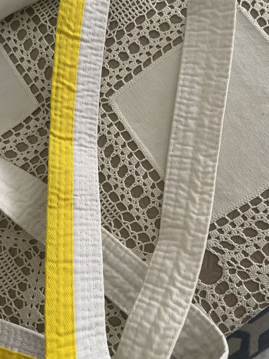 Fato judo 5-7 anos cinturao branco, branco e amarelo