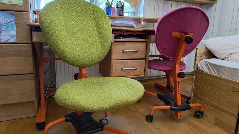 Продам дитячу парту