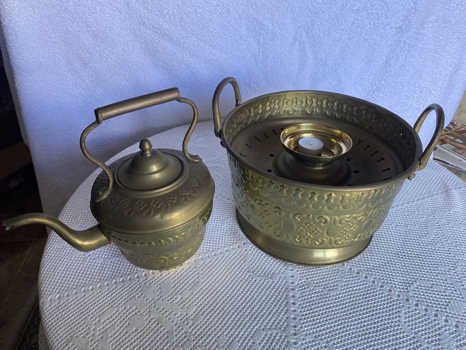 Chaleira + Mesa de chá marroquinas em latão