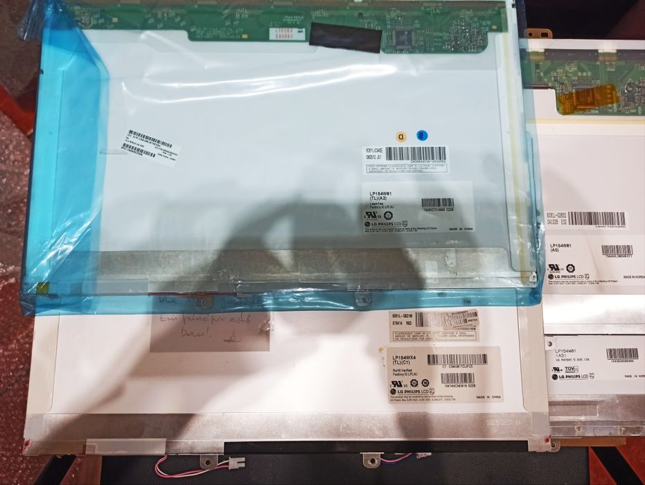 Ecrãs LCD 15.4" para vários portáteis