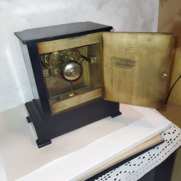 Камінний французький годинник