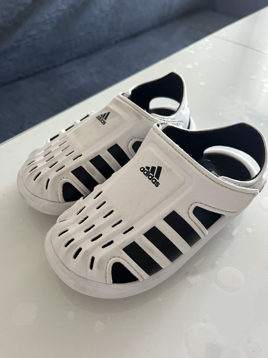 Босоніжки adidas