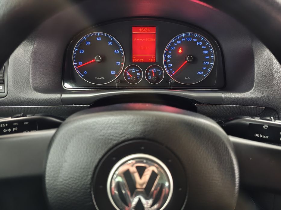 Volkswagen Touran 1.6МРі 8V 5МКПП 2006 р.в. (102 к.с.)