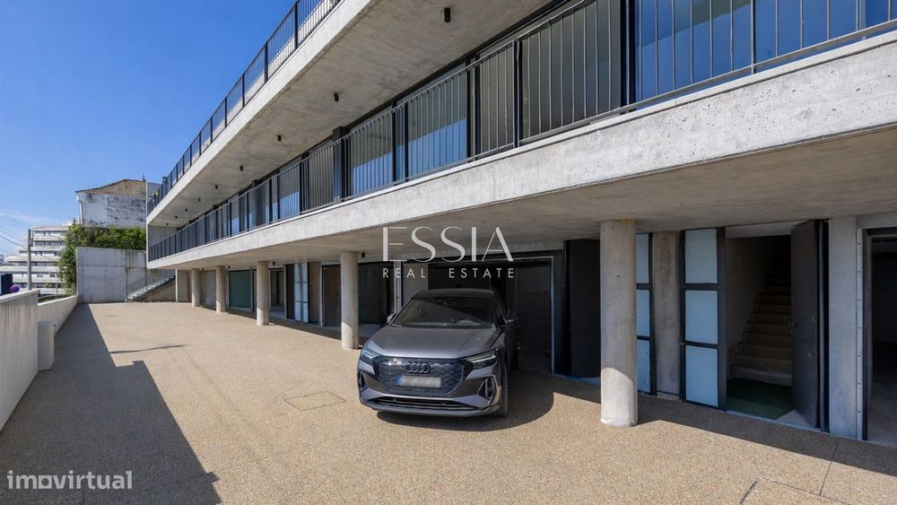 Apartamento T2 com Varanda e Garagem no Douro 39