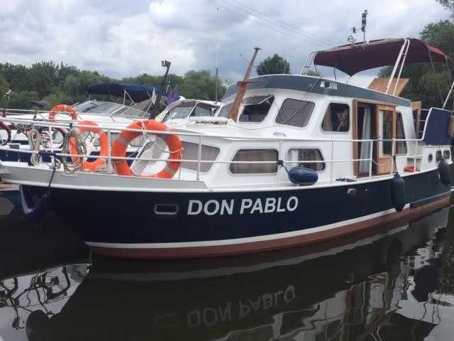 Statek Jacht motorowy turystyczny