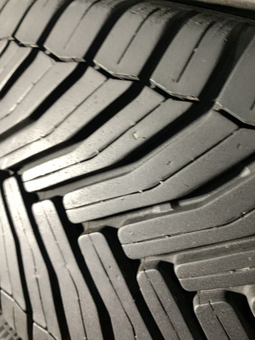 Шины б/у всесезонные 185/65 15 Michelin Cross Climat