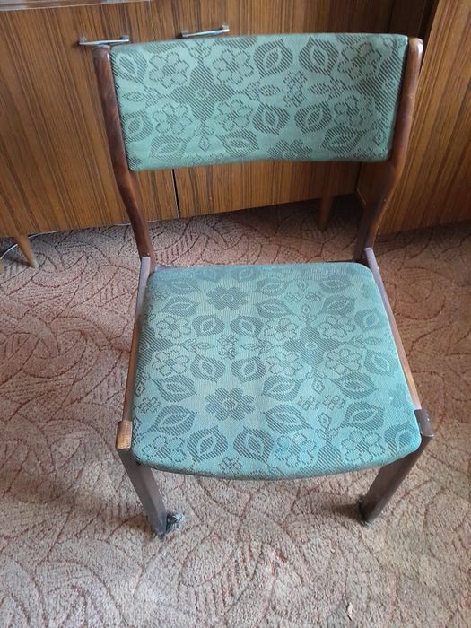 Krzesła vintage 4 sztuki.