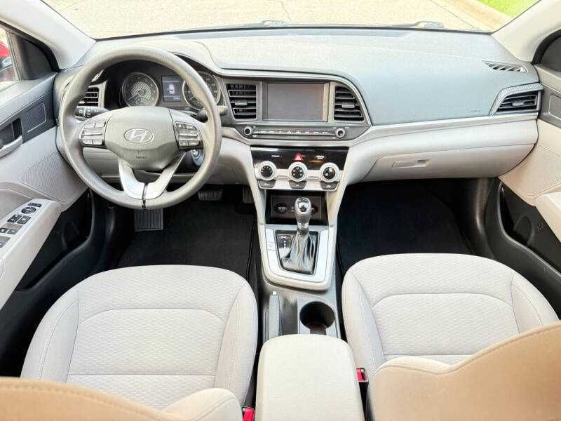 2019 Hyundai Elantra SEL