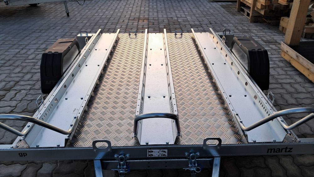 Atrelado NOVO Marca MARTZ mod. GP3 Premium Piso alumínio.