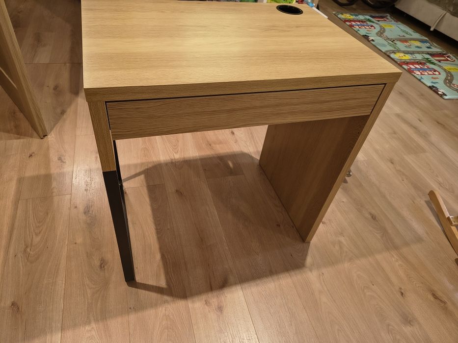 Biurko Micke brązowe