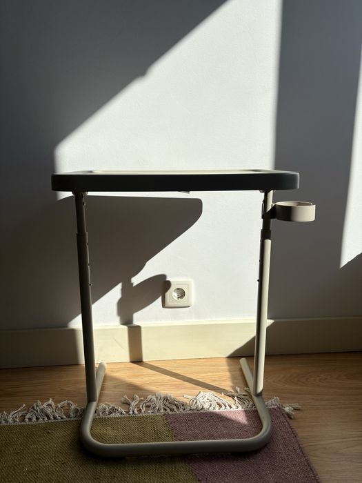 Mesa para portátil bege BJÖRKÅSEN