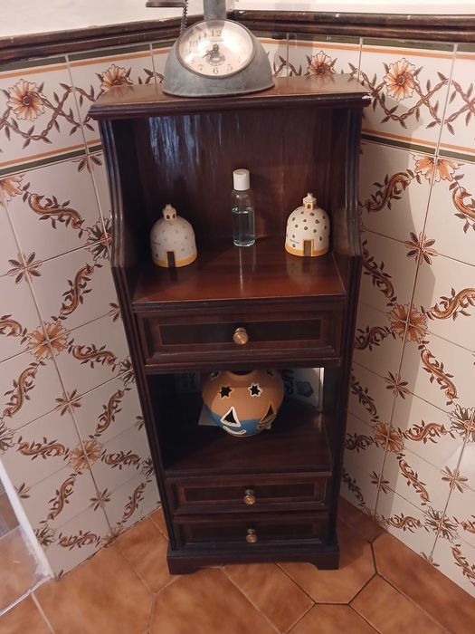 Vende se móveis usados