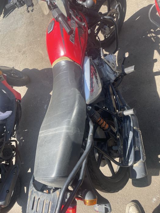 Запчастини bajaj boxer