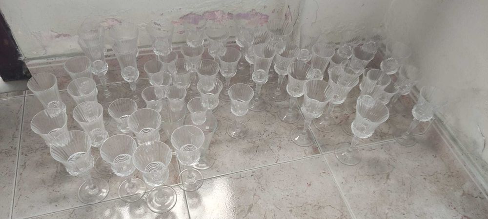 Vendo serviço de copos de cristal