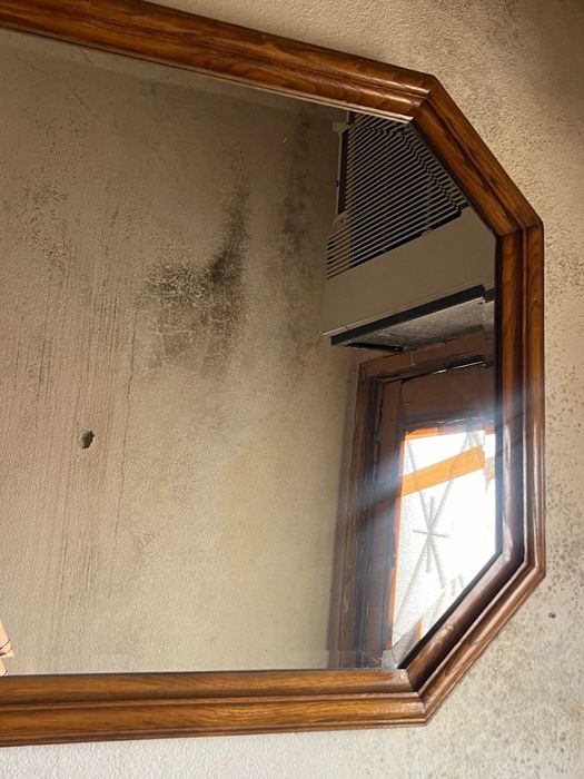 Espelho de parede em madeira