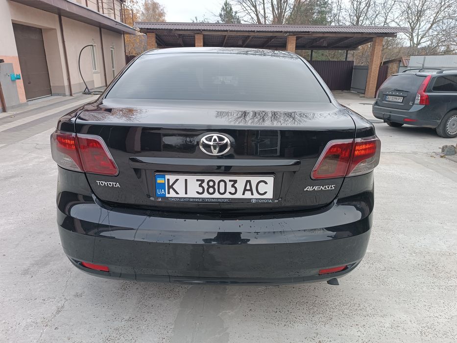 Продаж Тойота авенсіс