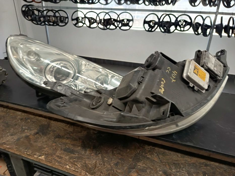 Farois frente Peugeot 407 coupe  xenon ano 2008