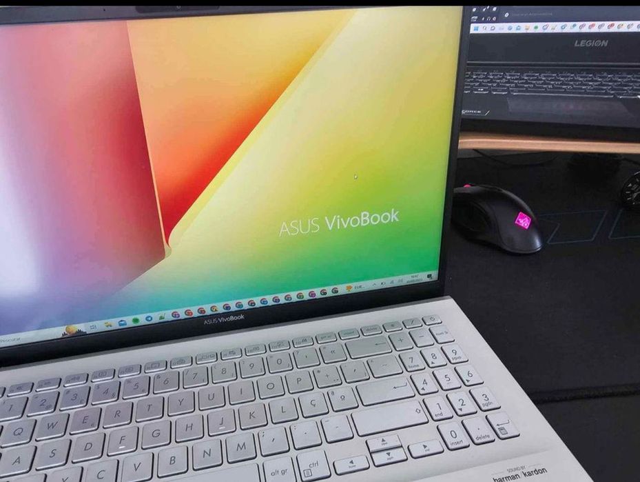 ASUS VivoBook S15 Touchpad interativo.