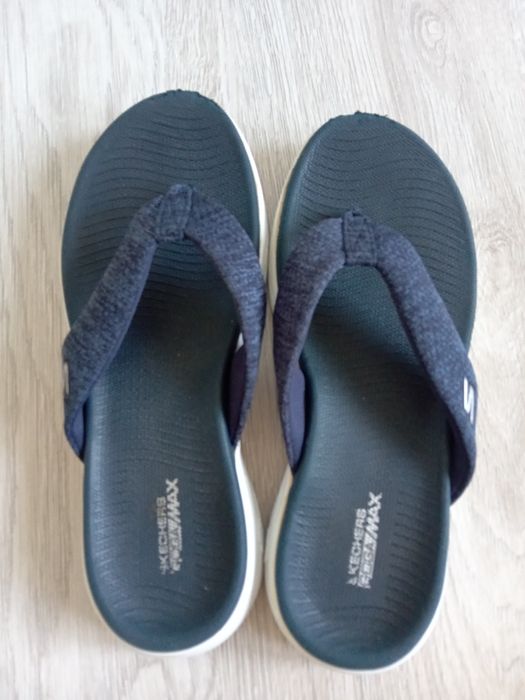 Japonki Skechers On-The-Go r.37