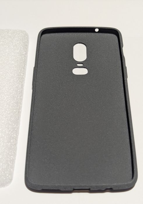 Nowe etui do OnePlus 6.