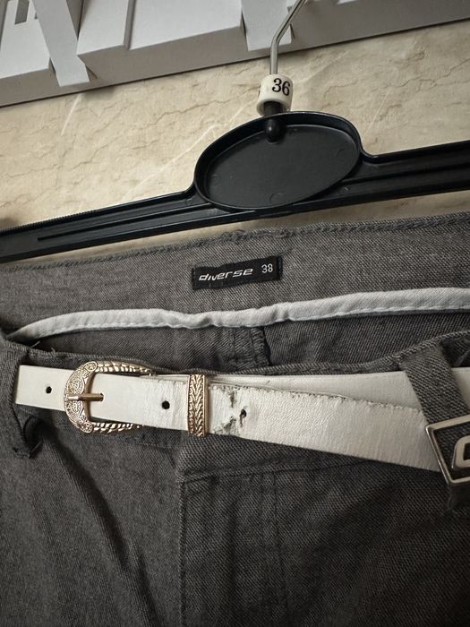 Szare spodnie Diverse z paskiem 38/M