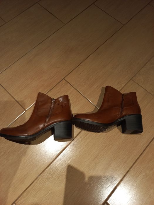 Нові шкіряні  продам  зі знижкою