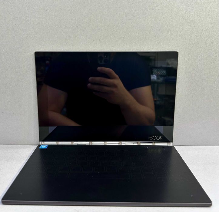 Tablet laptop Lenovo Yoga Book
