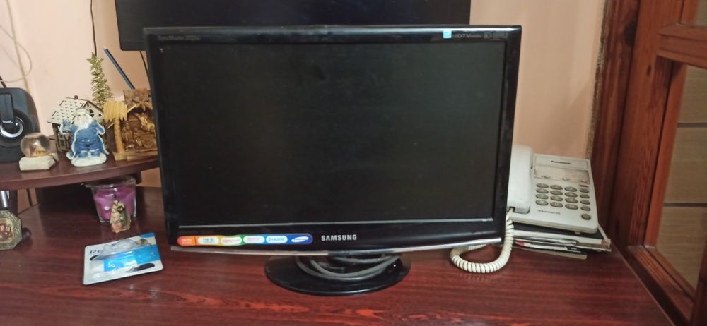 Монітор-телевізор Samsung syncmaster 2033hd