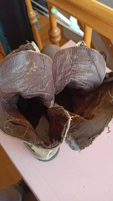 Botki zamszowe beżowe sznurowane 42