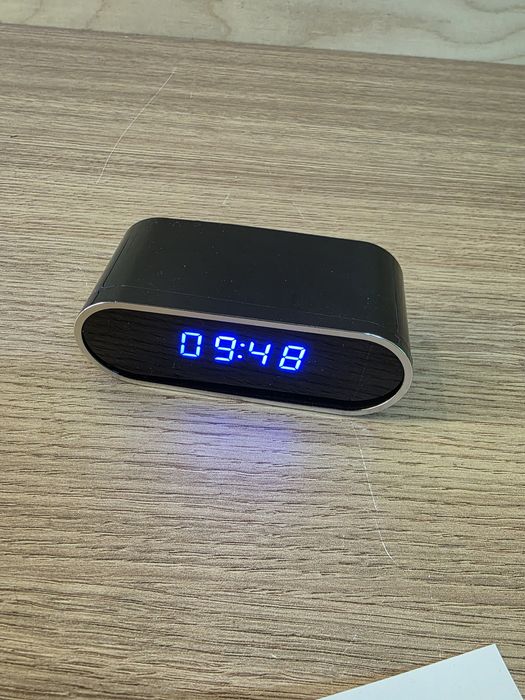 Zegarek ukrytą kamerą  WiFi full HD ZEGAR LED