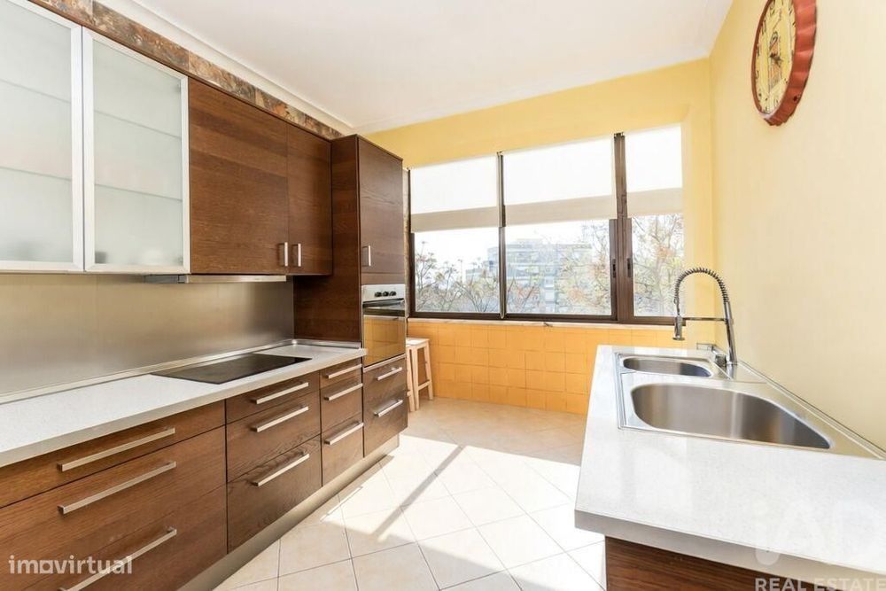 Apartamento T3 em São Sebastião