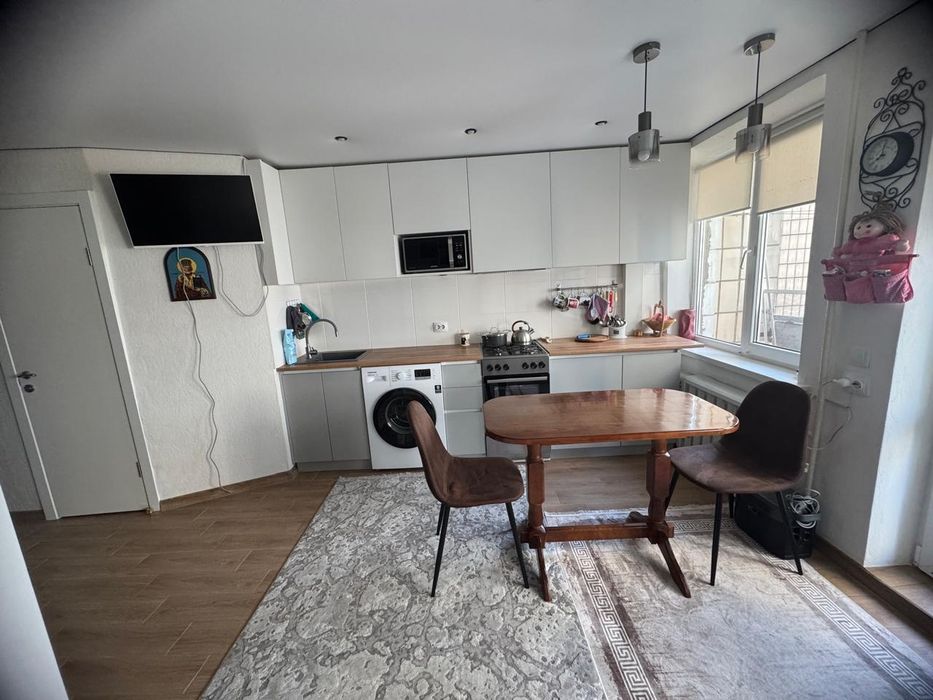 1 комн. квартира с двумя зонами отдыха на С. Руданского, 1 А.