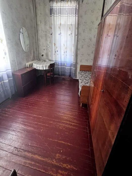 3-х кімнатна квартира в центрі Полтави. Цегляний будинок.