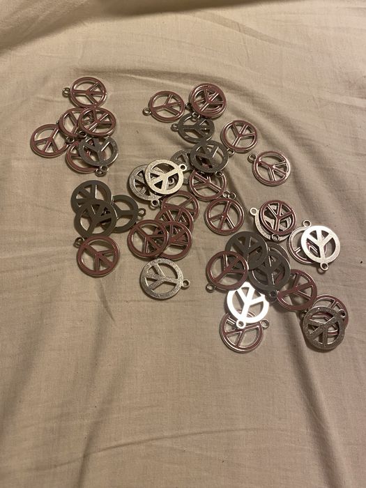 zawieszki hipis hipisowskie pacyfka brelok breloczek peace sign