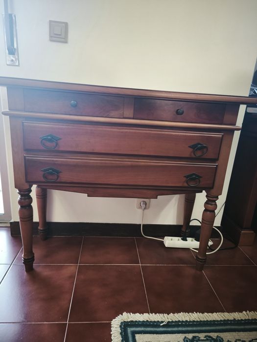 Aparador cerejeira novo