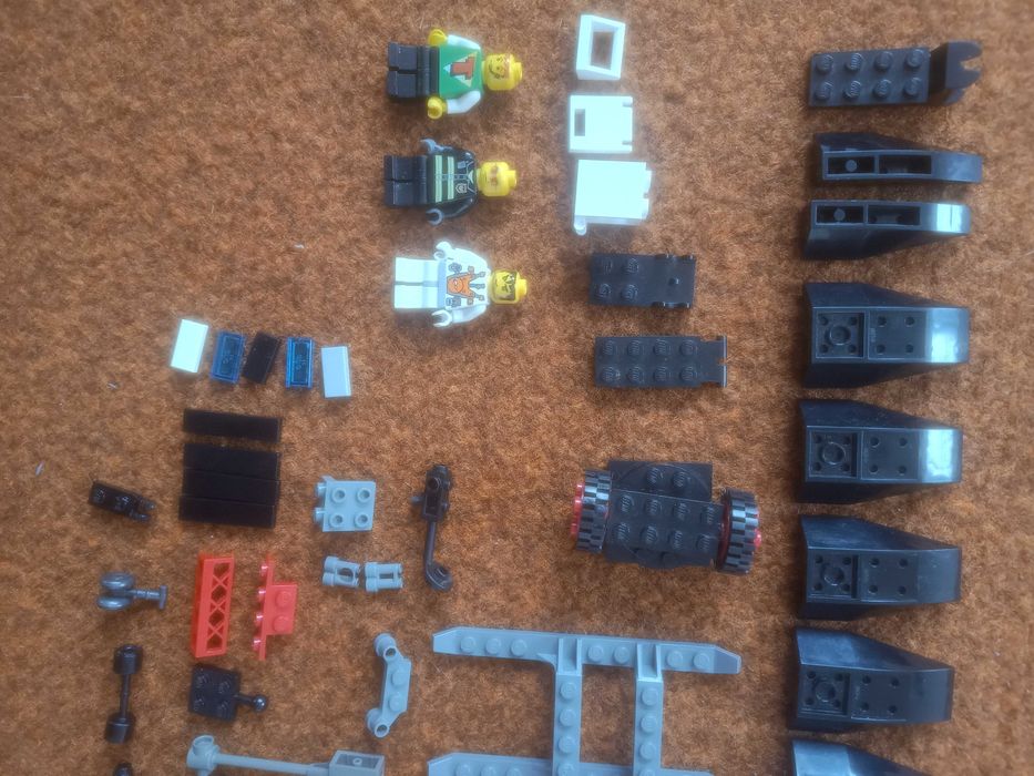 Elementy klocków LEGO