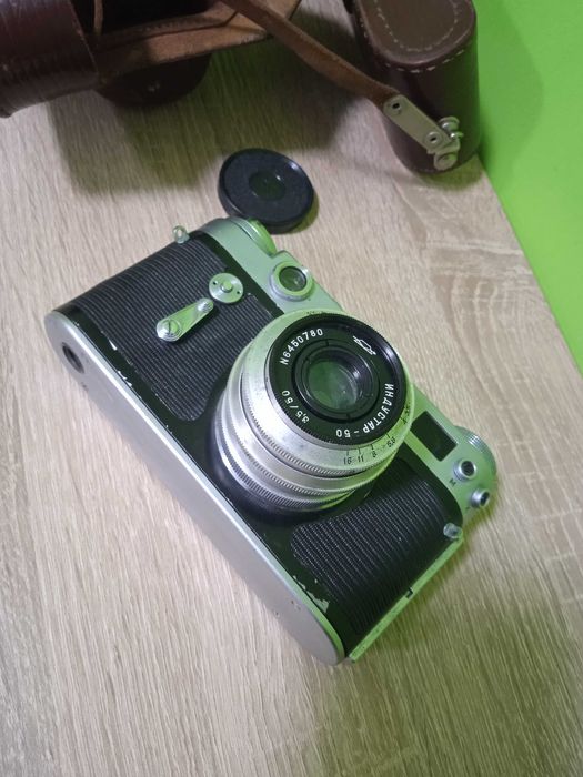 Фотоаппарат плёночный "Зоркий-6" в кожаном чехле