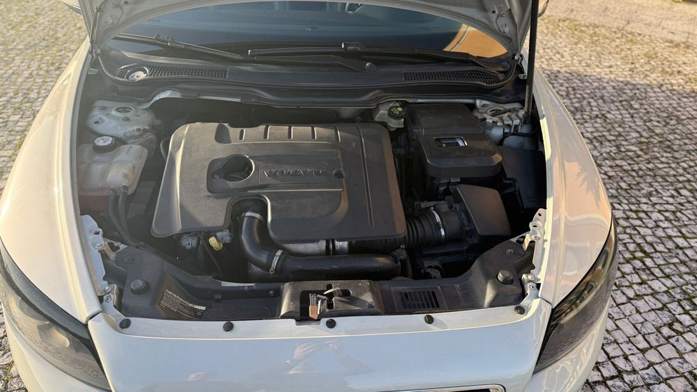 Volvo C30 1.6 Gasóleo foto 5