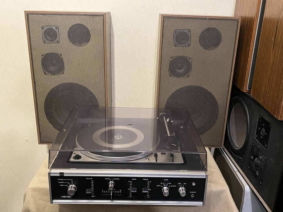 Качественный проигрыватель винила с усилителем DUAL HS-135 + акустика