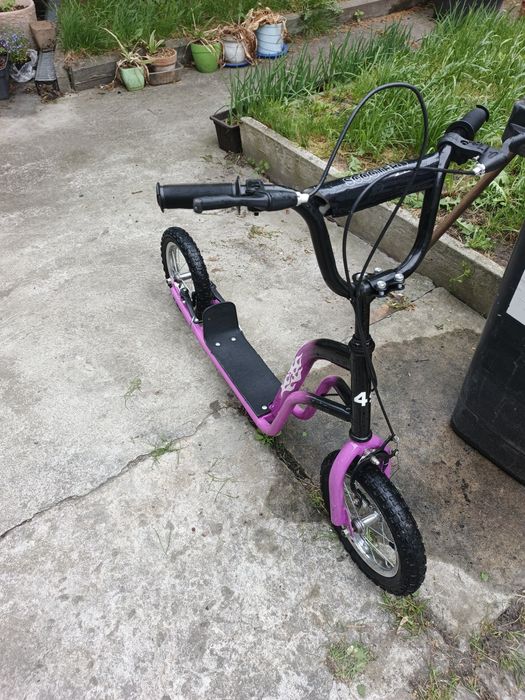 Hulajnoga 4s pompowane koła