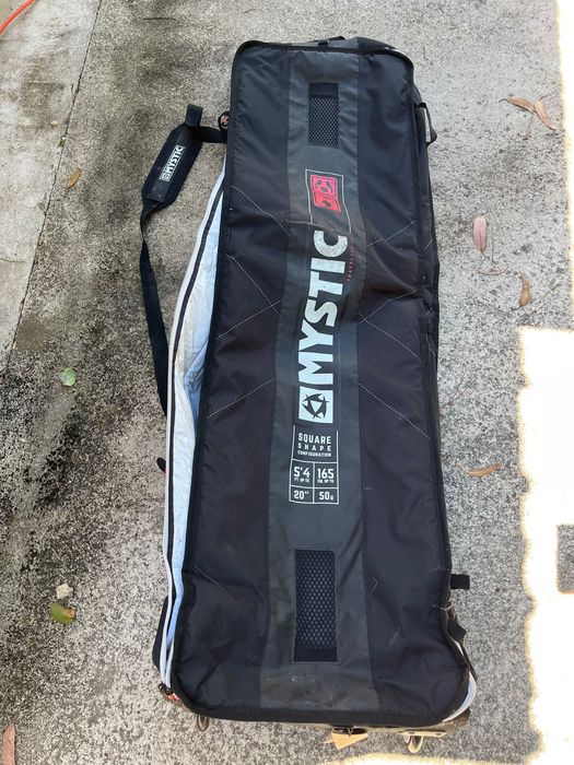 Capa kite surf da Mystic para viagem c rodas